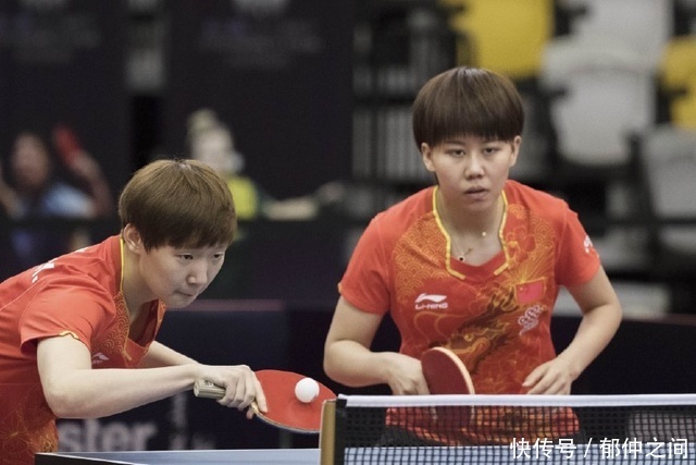 用边路拉开 用边路拉开